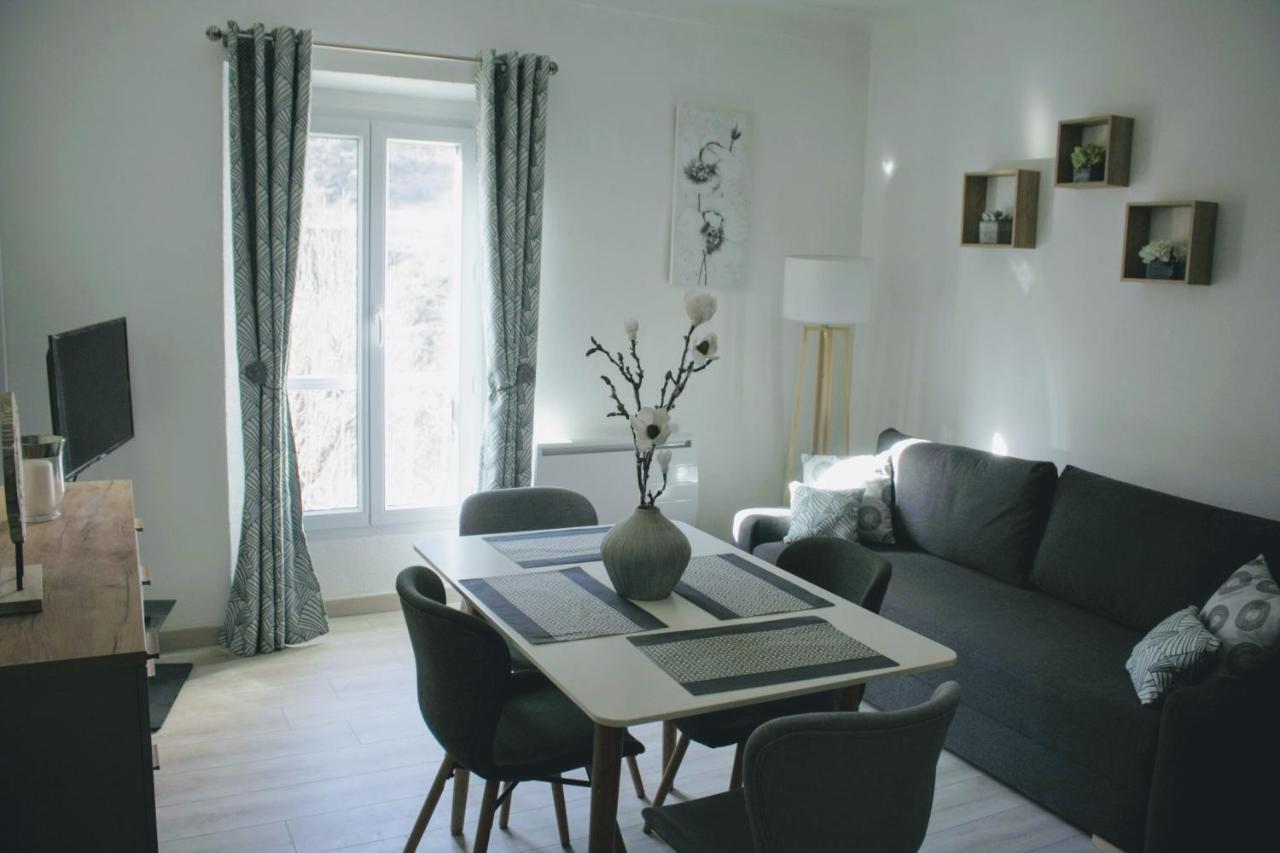 Charmant Appartement Au Coeur Des Gres D Annot Dış mekan fotoğraf